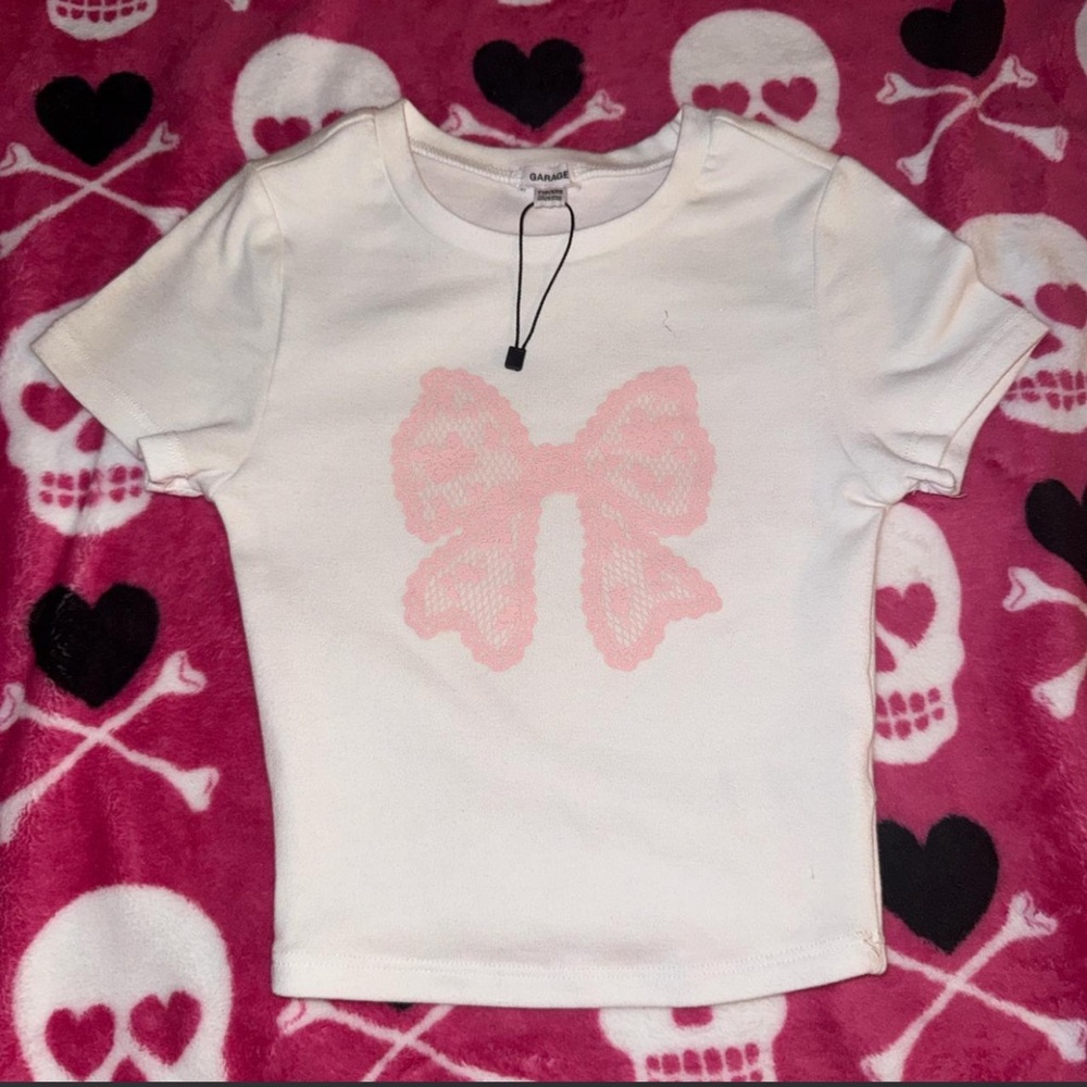 Garage' White Tee with Pink Bow Graphic